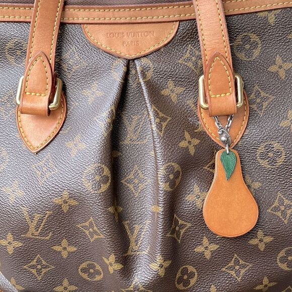 Authentic HERMÈS Pear leather bag charm 🍐 - Picture 3 of 8